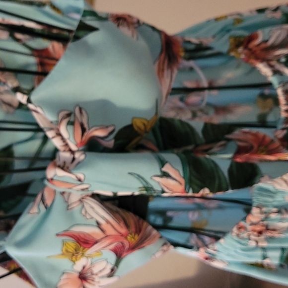 Dress - Picture 3 of 4